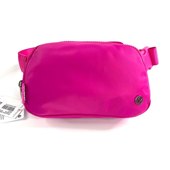 Lululemon Everywhere Belt Bag Sonic Pink Extended Strap - Picture 2 of 11